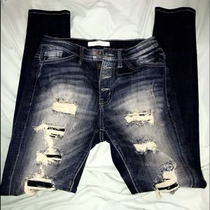 NWOT kancan high waisted distressed skinny jeans.